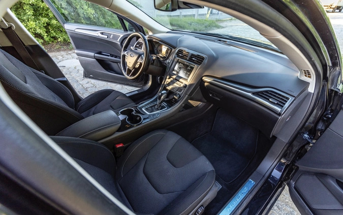 Ford Mondeo cena 54900 przebieg: 178600, rok produkcji 2015 z Wrocław małe 704